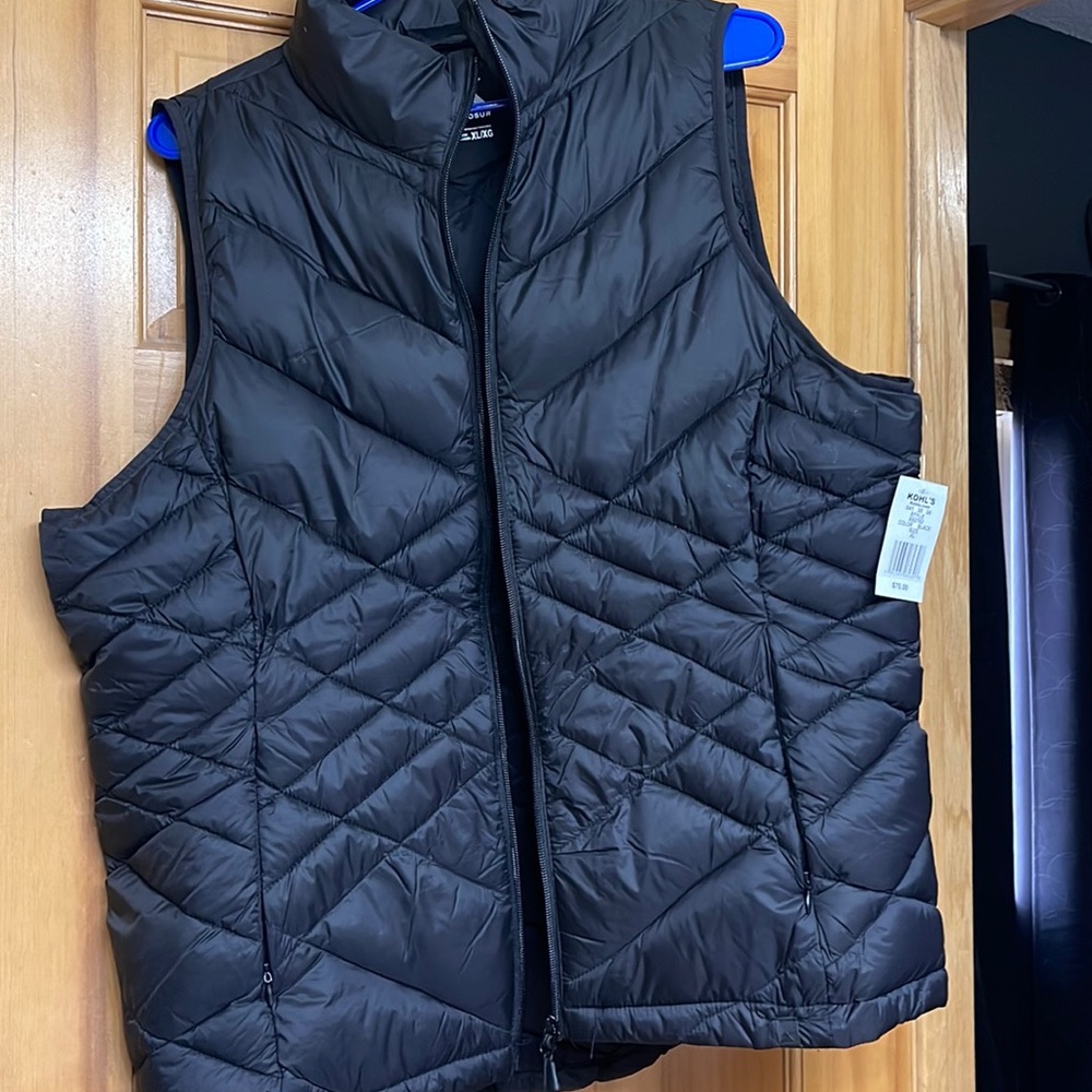 Zeroxposur black XL quilted puffer vest. Never worn